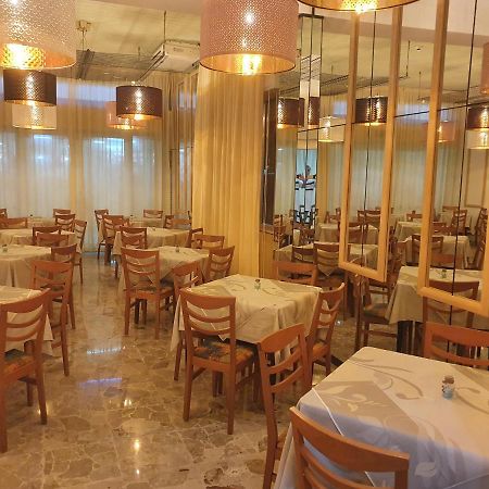 Hotel Venezia San Mauro Mare エクステリア 写真