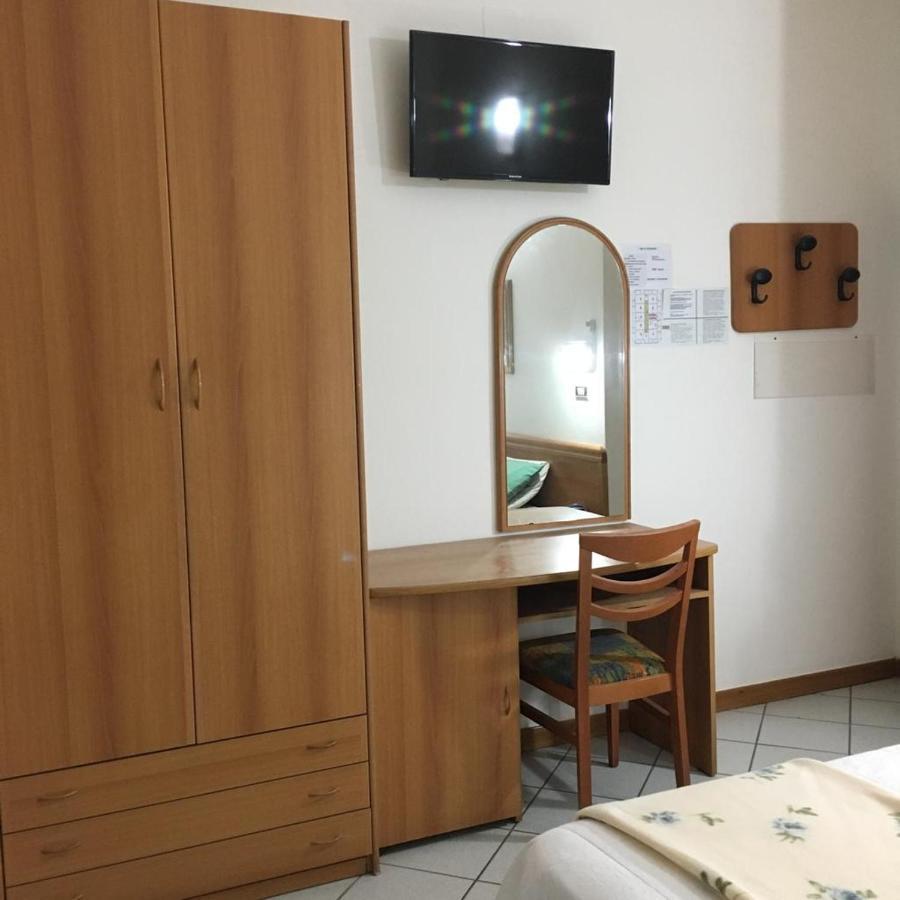 Hotel Venezia San Mauro Mare エクステリア 写真