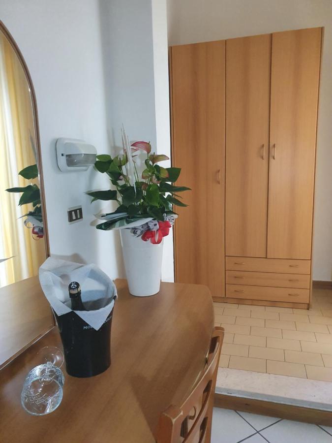 Hotel Venezia San Mauro Mare 部屋 写真