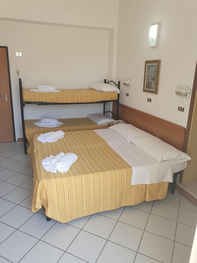 Hotel Venezia San Mauro Mare 部屋 写真