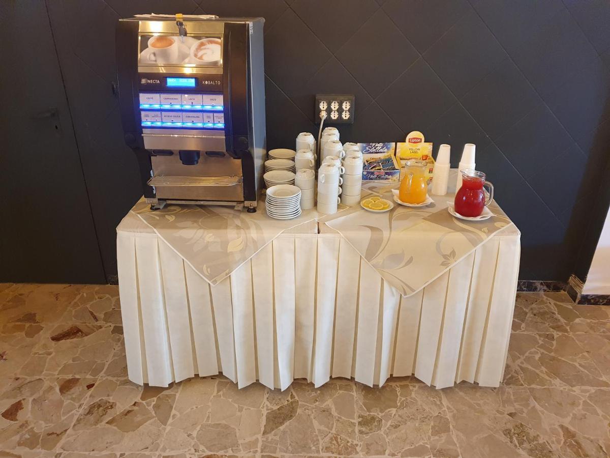 Hotel Venezia San Mauro Mare エクステリア 写真