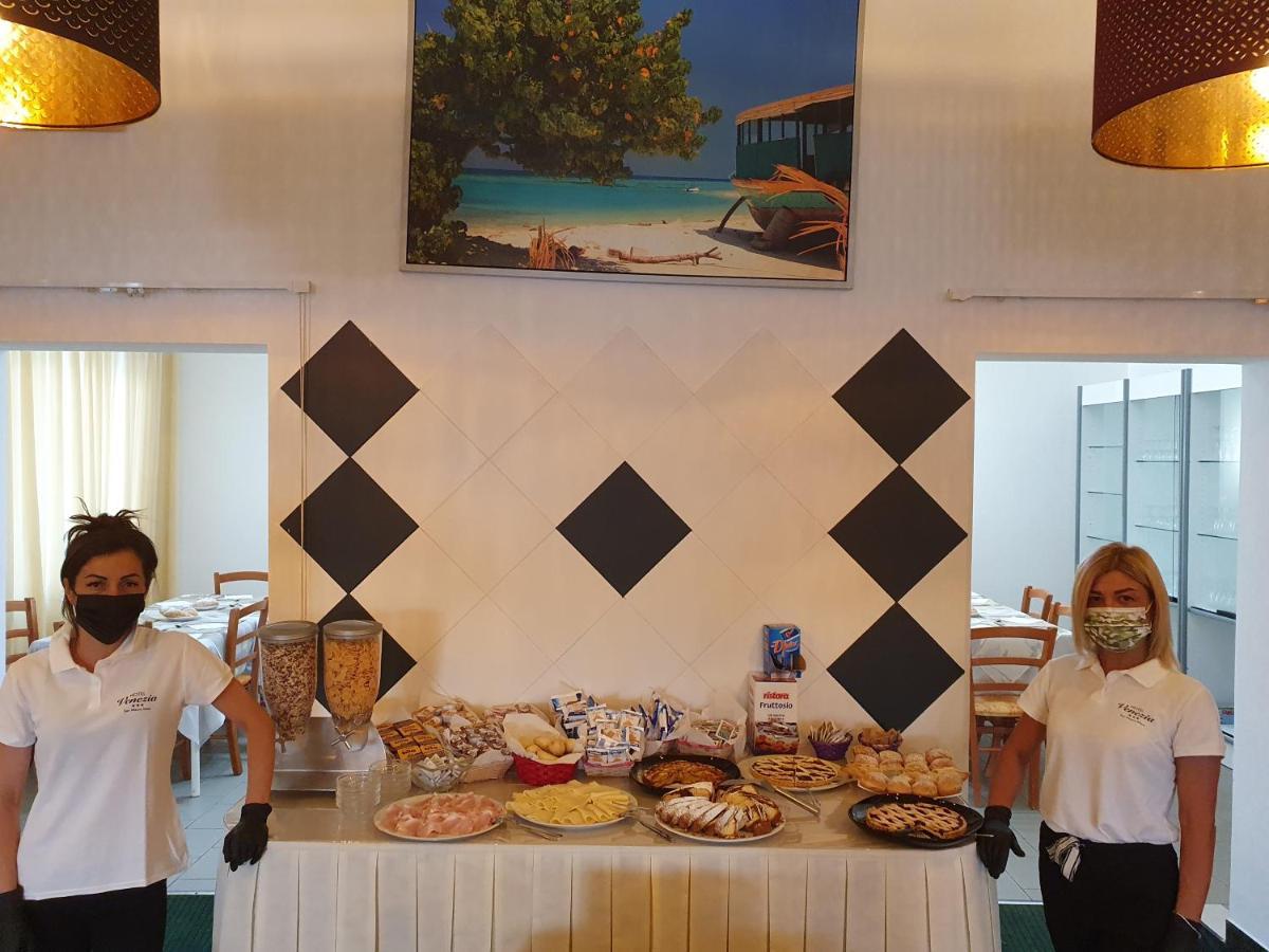 Hotel Venezia San Mauro Mare エクステリア 写真