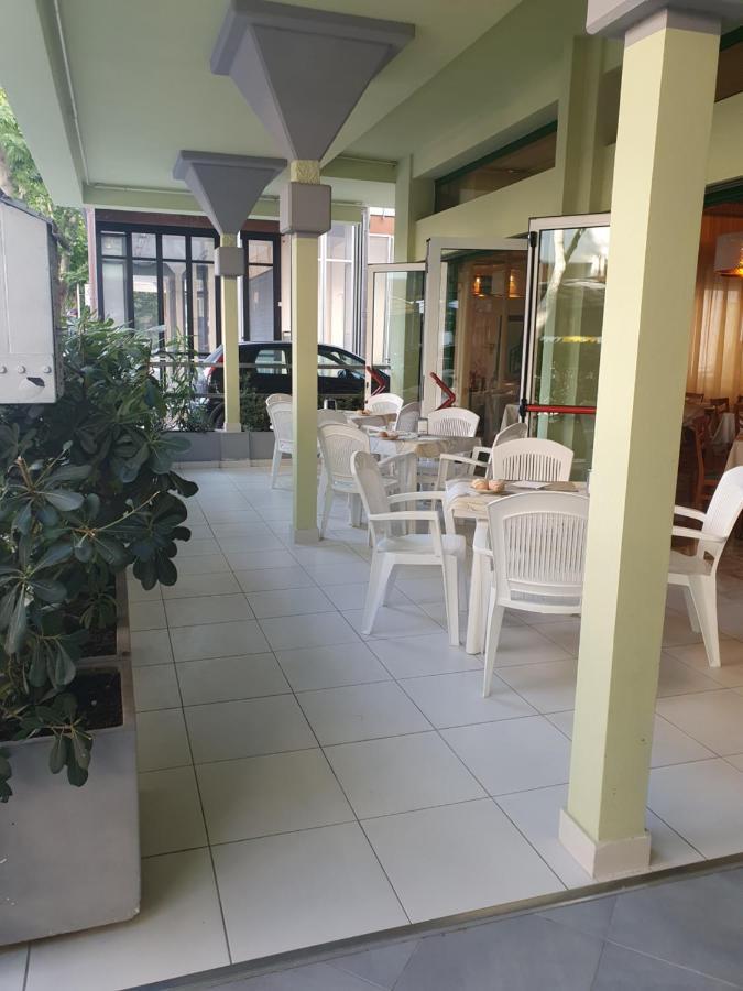 Hotel Venezia San Mauro Mare エクステリア 写真